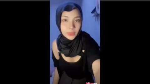 Bokep Indo Chella Dini Cantik Sange Lagi Pakai Jilbab Colmek